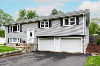 86 Rustic Ln, East Hartford, CT 06118