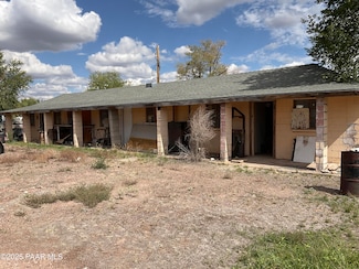 54251 3rd St, Seligman, AZ 86337