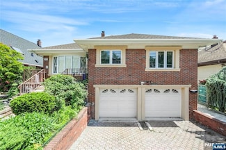 699 Elm Ave, Ridgefield, NJ 07657