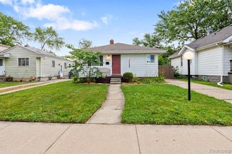 24528 Schroeder Ave, Eastpointe, MI 48021