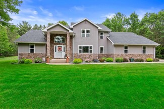 4570 Hawk Haven Rd, Stevens Point, WI 54482