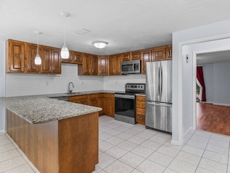 194 Washington St Unit E, Canton, MA 02021