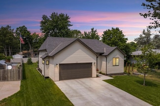 1431 Sumter Ave N, Golden Valley, MN 55427