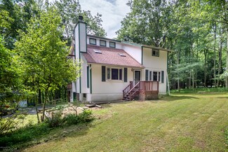 594 Recreation Dr, Effort, PA 18330