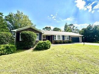 401 N Colony Cir, Wilmington, NC 28409