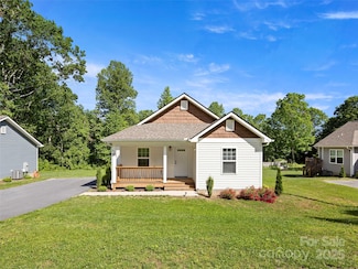 87 Markley Dr, Flat Rock, NC 28731