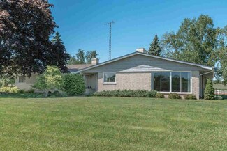 W1920 Park St, Sullivan, WI 53178