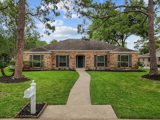 618 Forest Lake Dr, Seabrook, TX 77586