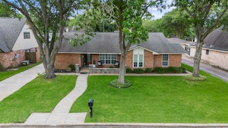 3927 Point Clear Dr, Missouri City, TX 77459