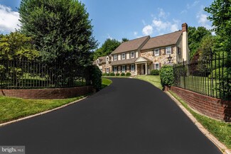 512 Fishers Rd, Bryn Mawr, PA 19010