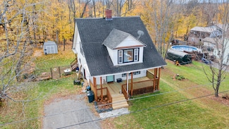 39 Park St, Dexter, ME 04930
