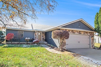 1869 E Springfield Dr, Warsaw, IN 46582