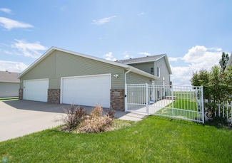 4814 51st Ave S, Fargo, ND 58104