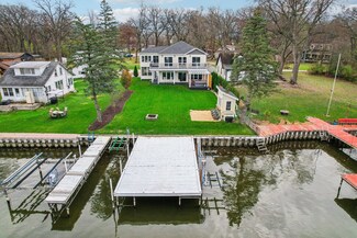 3203 River Park Dr, Johnsburg, IL 60051
