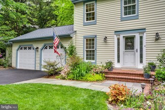 5805 New England Woods Dr, Burke, VA 22015