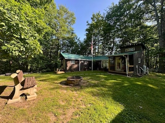210 Country Ln, Mount Zion, WV 26151