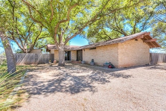 1320 Chadbourne St, Robert Lee, TX 76945