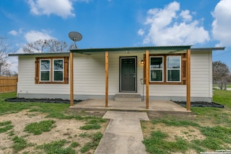 1814 Amelia St, Castroville, TX 78009