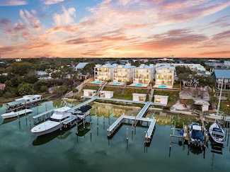 714 Harbor Blvd, Destin, FL 32541