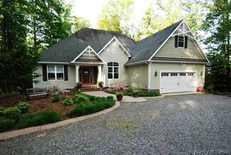 209 Sunset Vista Dr, Hartfield, VA 23071