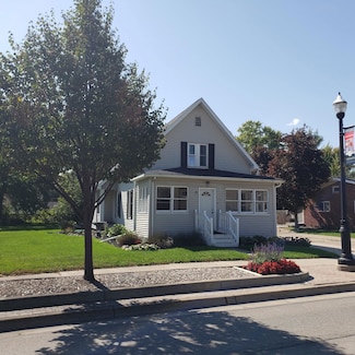 231 E Saginaw St, Merrill, MI 48637