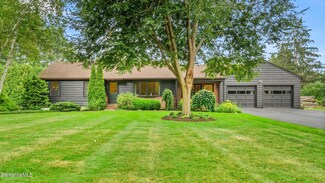 277 County Rd, Sheffield, MA 01257