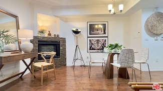 5633 Carlton Way Unit 203, Los Angeles, CA 90028