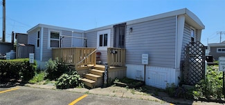 150 Main St Unit 57, Islip, NY 11751