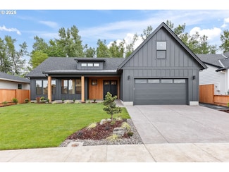 648 Parker Loop, Silverton, OR 97381