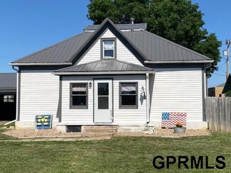 305 S High St, Gilead, NE 68362