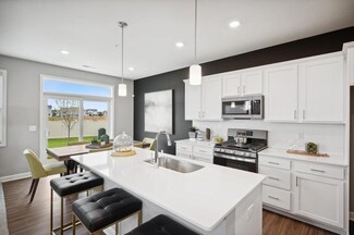 2049 Tyrone Dr, Shakopee, MN 55379