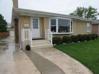6941 W Seward St, Niles, IL 60714