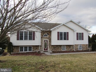 9 Haverford Cir, Manchester, PA 17345