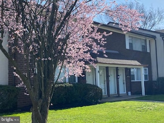 810 N Forklanding Rd Unit 107, Maple Shade, NJ 08052