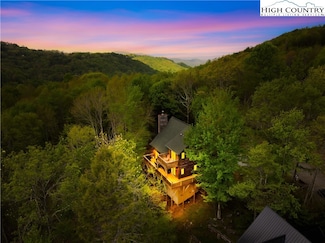 107 Heather Ln, Beech Mountain, NC 28604
