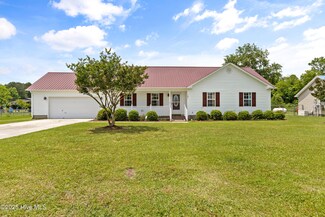 101 Esquire Dr, Richlands, NC 28574