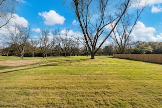 101 Chinaberry St, Pine Mountain, GA 31822