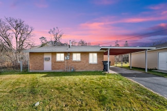 2225 E Fardown Ave, Holladay, UT 84121