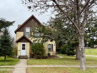 221 N Minnesota St, Crookston, MN 56716