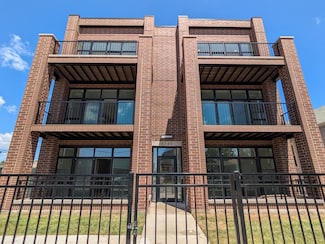 4740 W Addison St Unit 2, Chicago, IL 60641