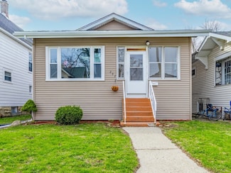 292 W 15th Place, Chicago Heights, IL 60411