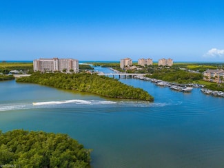 420 Cove Tower Dr Unit 804, Naples, FL 34110