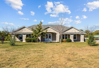 5835 E Line Rd, Whitewright, TX 75491