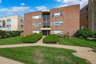 8161 Niles Center Rd Unit 2B, Skokie, IL 60077