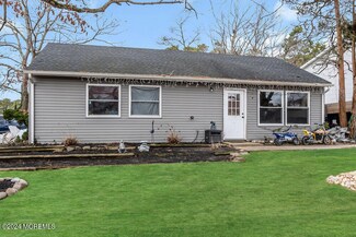 4 Commodore Ct, Barnegat, NJ 08005