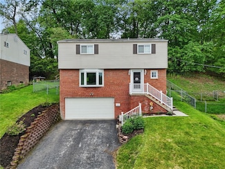 1118 Mcknight Dr, Bethel Park, PA 15102