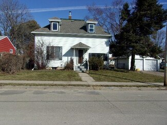 160 E Madison St, Platteville, WI 53818