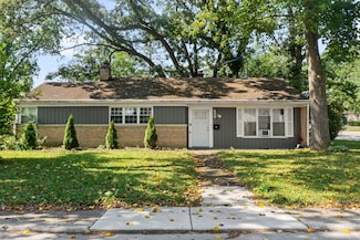 19 Apple Ln, Park Forest, IL 60466