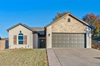 1055 Apache Trail, Springdale, AR 72764