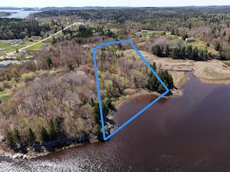 21-5-3 E Palmer Rd, MacHiasport, ME 04655